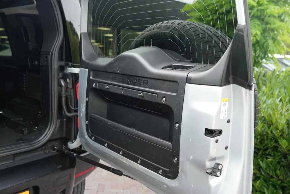 Land Rover Defender 2.0 D240 110 HSE Pano Grijs kenteken Per uit 2020, foto 12
