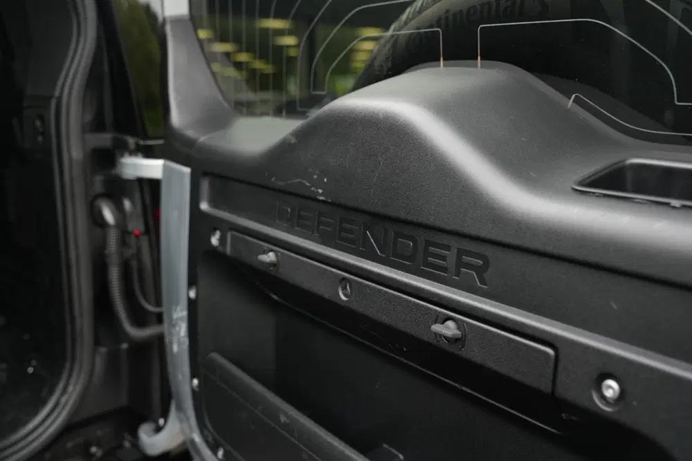 Land Rover Defender 2.0 D240 110 HSE Pano Grijs kenteken Per uit 2020, foto 13