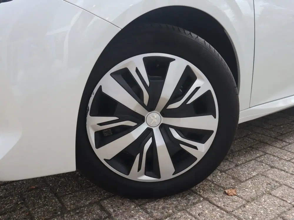 Peugeot 208 Active PureTech 75pk uit 2020, foto 11