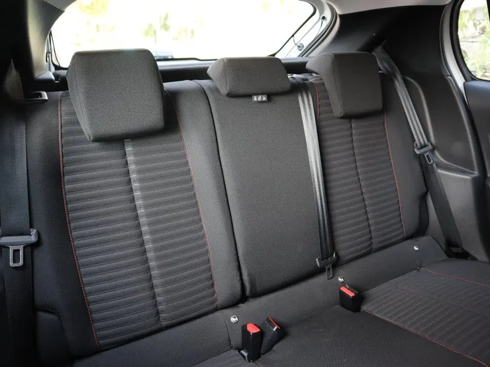 Peugeot 208 Active PureTech 75pk uit 2020, foto 7