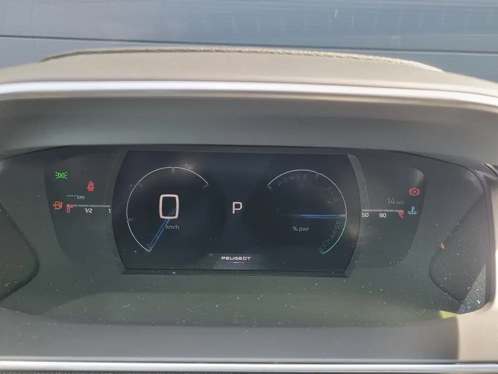 Peugeot 2008 1.2 Hybrid 145pk e-DCS6 GT VOORRAAD VOORDE uit 2026, foto 12