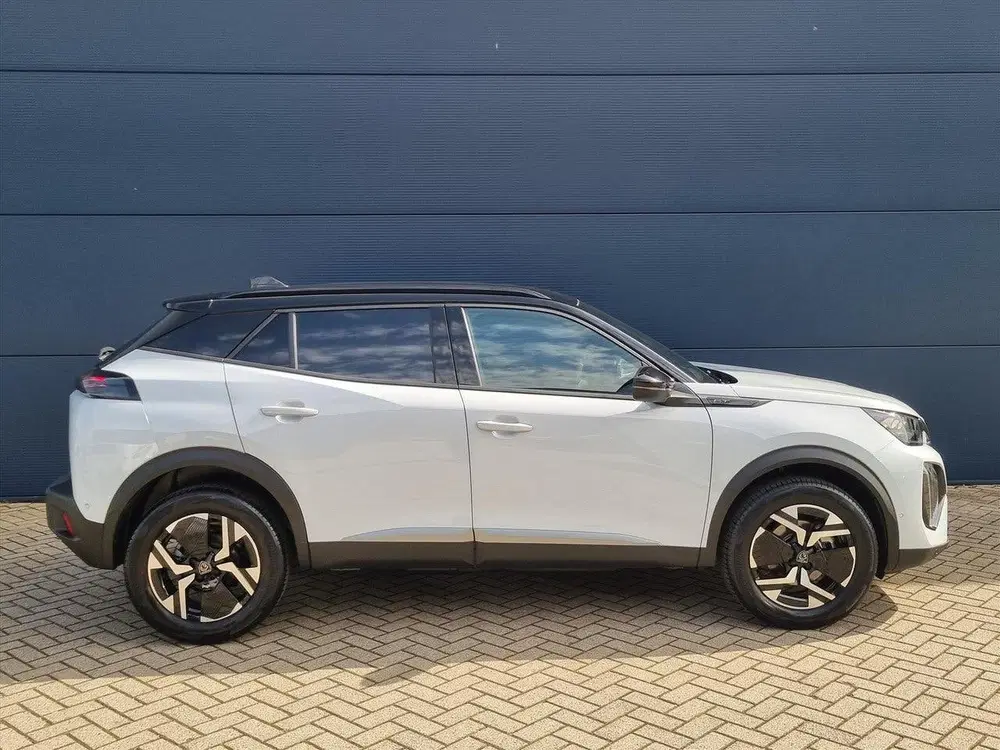Peugeot 2008 1.2 Hybrid 145pk e-DCS6 GT VOORRAAD VOORDE uit 2026, foto 6