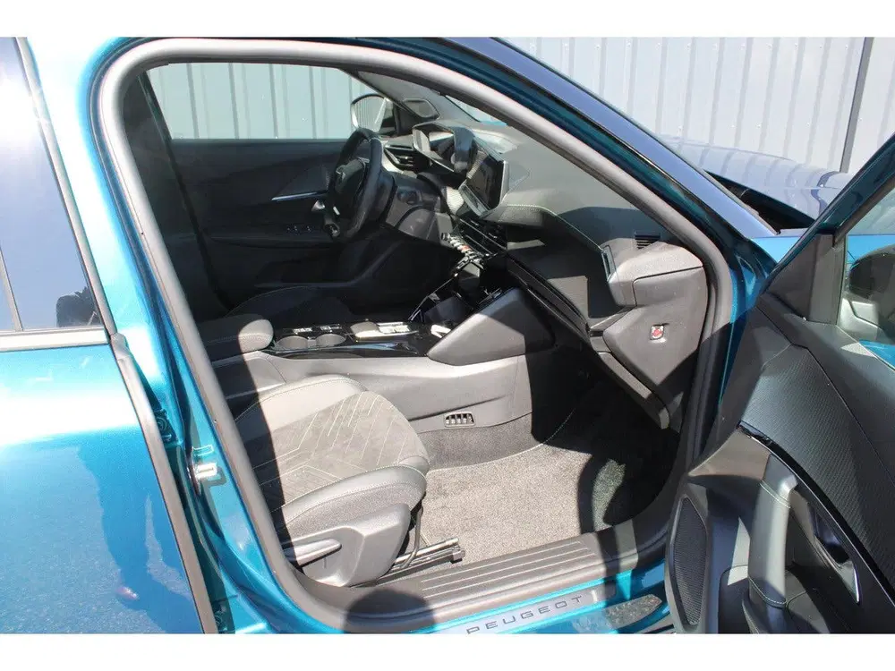 Peugeot 2008 1.2 Hybrid 145 GT Navigatie uit 2026, foto 11