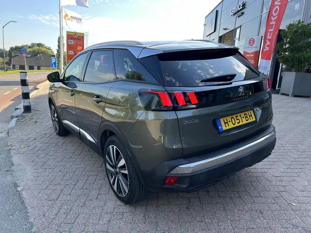 Peugeot 3008 1.2 Turbo 130 pk Blue Lease Premium Avanta uit 2020, foto 3