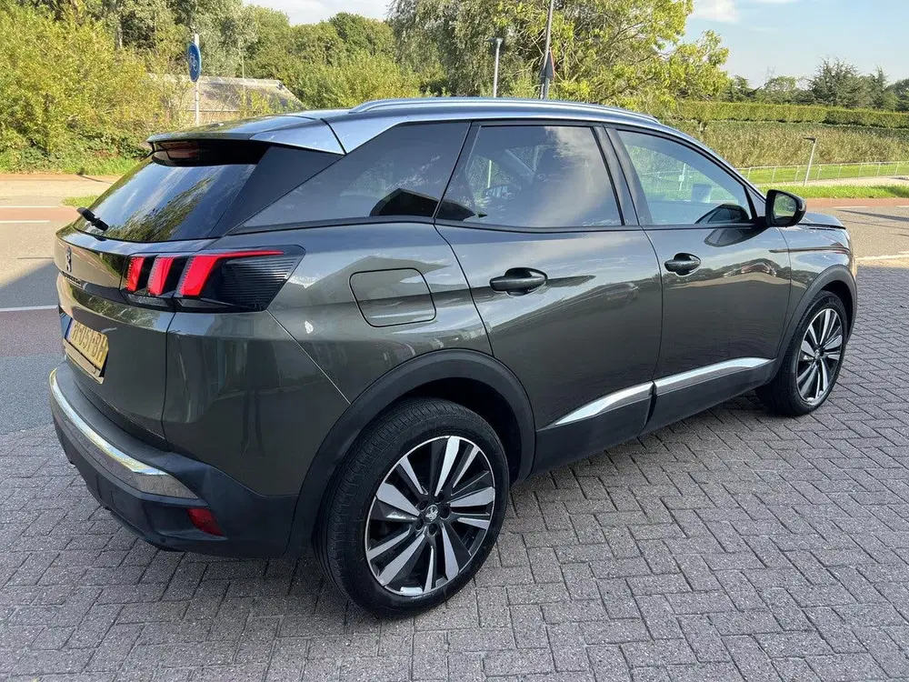 Peugeot 3008 1.2 Turbo 130 pk Blue Lease Premium Avanta uit 2020, foto 4