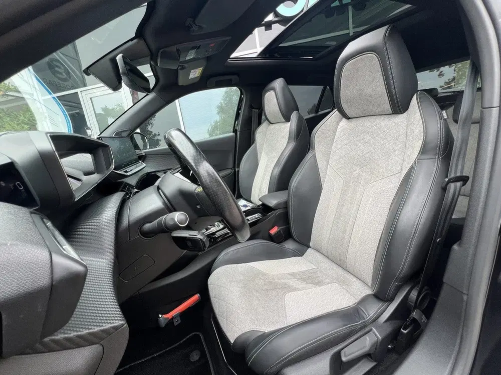 Peugeot 2008 EV GT Pack 50 kWh 136 pk Automaat uit 2021, foto 12