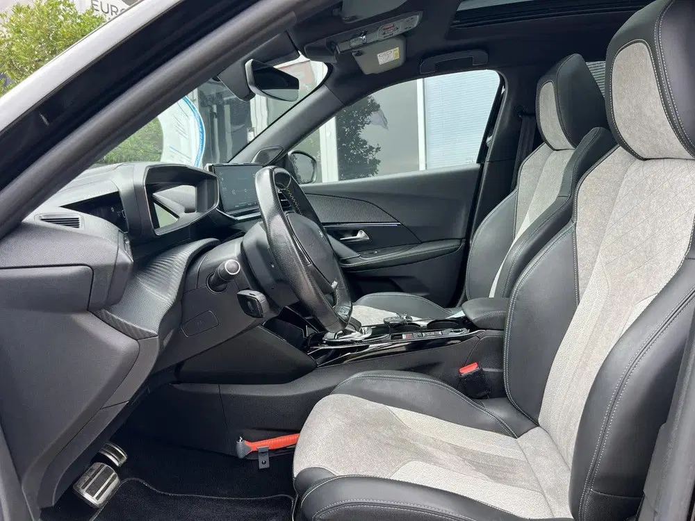 Peugeot 2008 EV GT Pack 50 kWh 136 pk Automaat uit 2021, foto 7