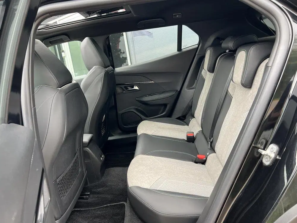 Peugeot 2008 EV GT Pack 50 kWh 136 pk Automaat uit 2021, foto 8