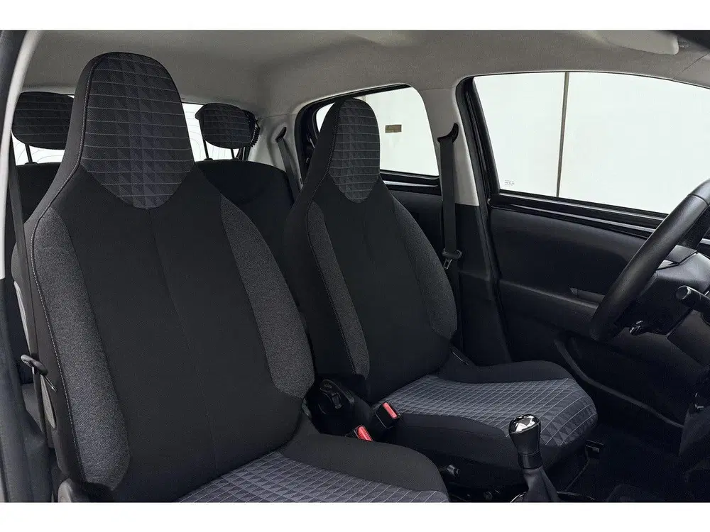 Peugeot 108 1.0 e-VTi Allure uit 2021, foto 7