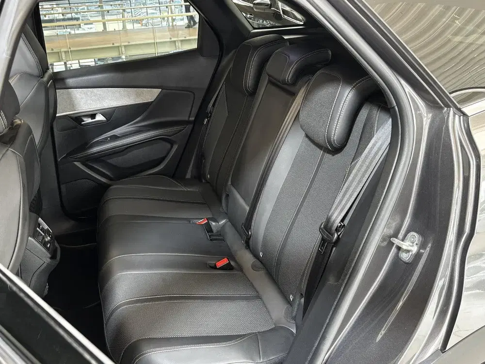 Peugeot 3008 1.2 PureTech GT uit 2022, foto 14