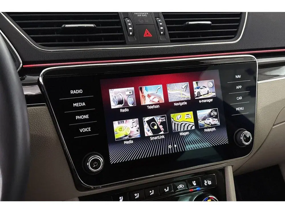 Skoda Superb Combi 1.4 TSI iV Laurin & Klement Leder St uit 2023, foto 13