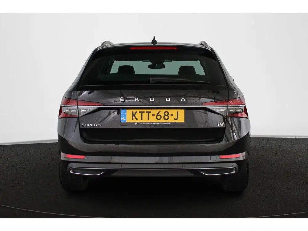 Skoda Superb Combi 1.4 TSI iV Laurin & Klement Leder St uit 2023, foto 15