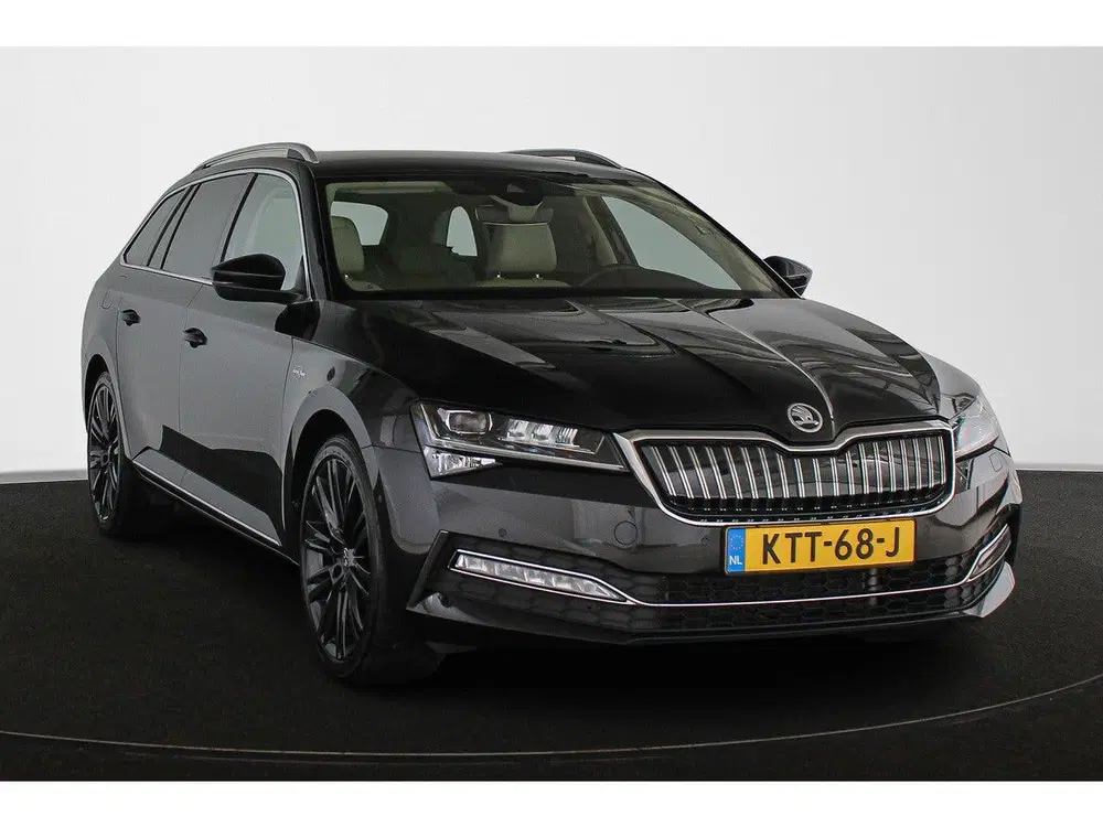 Skoda Superb Combi 1.4 TSI iV Laurin & Klement Leder St uit 2023, foto 2
