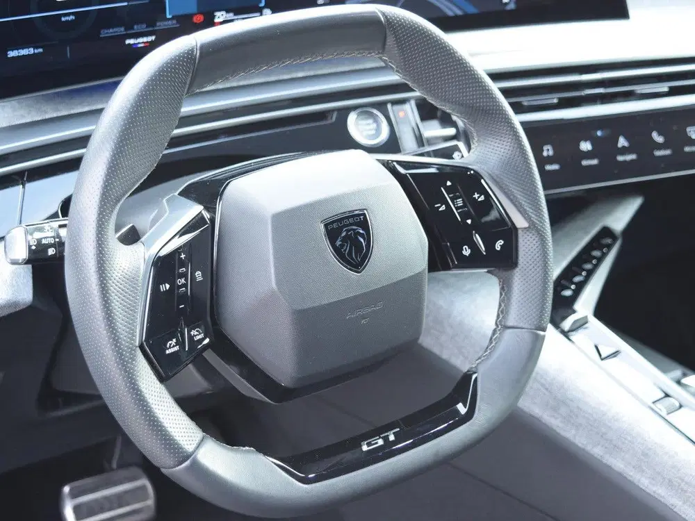 Peugeot 3008 1.2 Hybrid 136 GT NAVIGATIE & CARPLAY uit 2024, foto 8