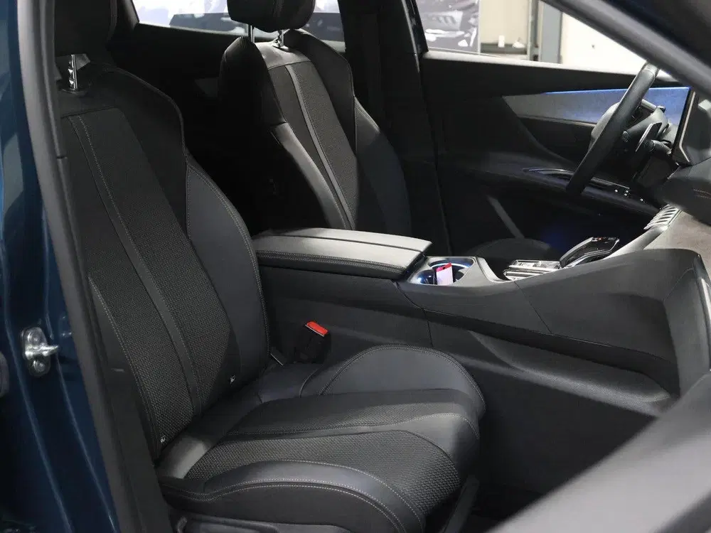 Peugeot 3008 225PK HYbrid GT uit 2022, foto 11