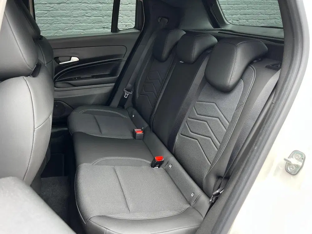 Jeep Avenger 1.2 e-Hybrid Summit uit 2026, foto 13