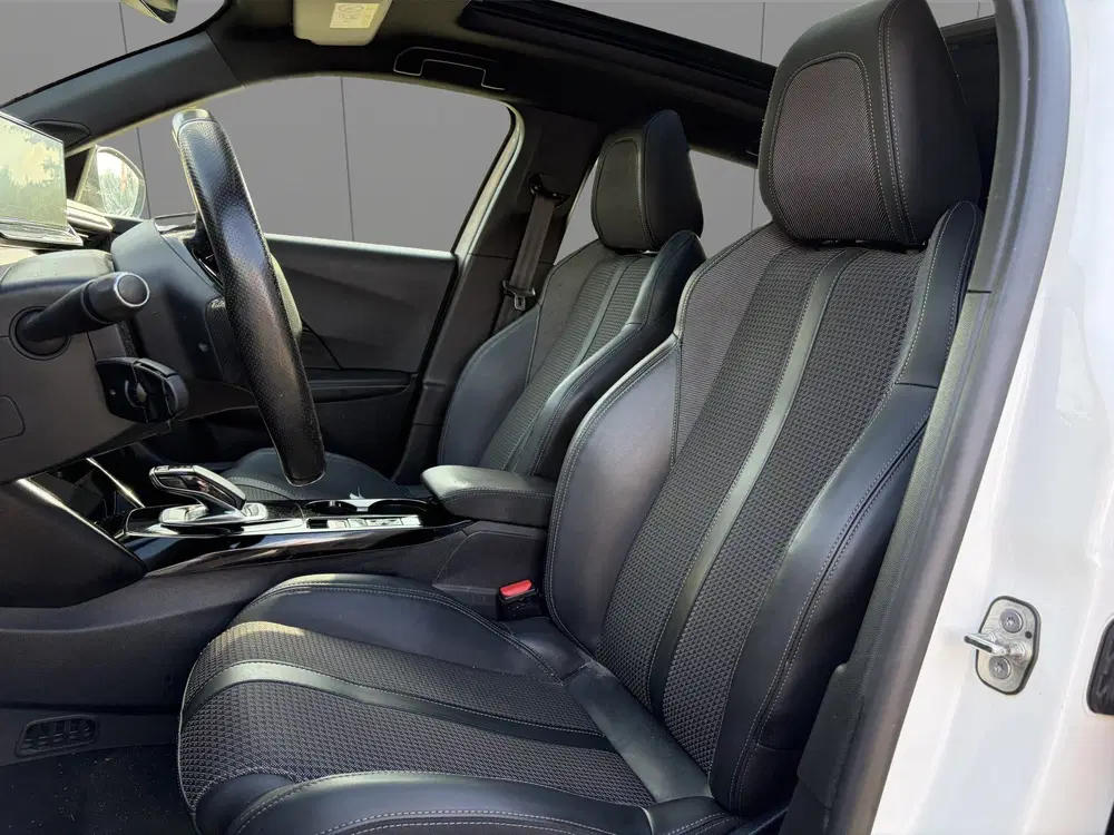 Peugeot 2008 EV GT Pack 50 kWh SOH 91% uit 2021, foto 2