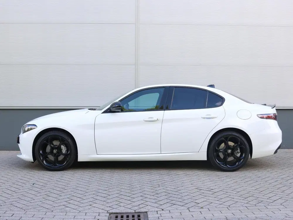 Alfa Romeo Giulia 2.0 T GME AWD Sprint uit 2024, foto 2
