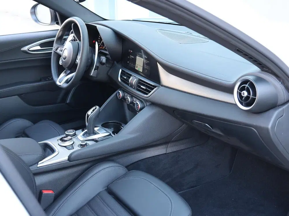 Alfa Romeo Giulia 2.0 T GME AWD Sprint uit 2024, foto 5
