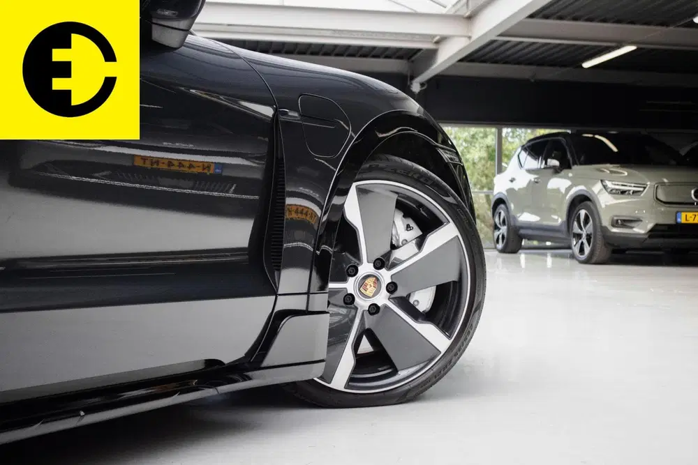 Porsche Taycan Turbo 93 kWh uit 2021, foto 10