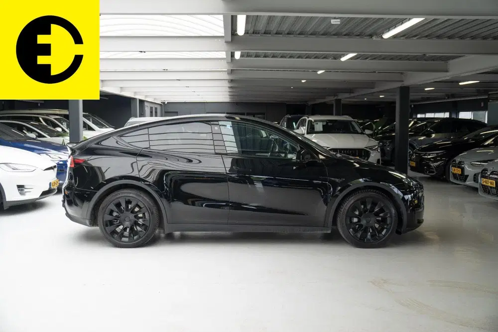 Tesla Model Y Long Range AWD 75 kWh uit 2021, foto 11