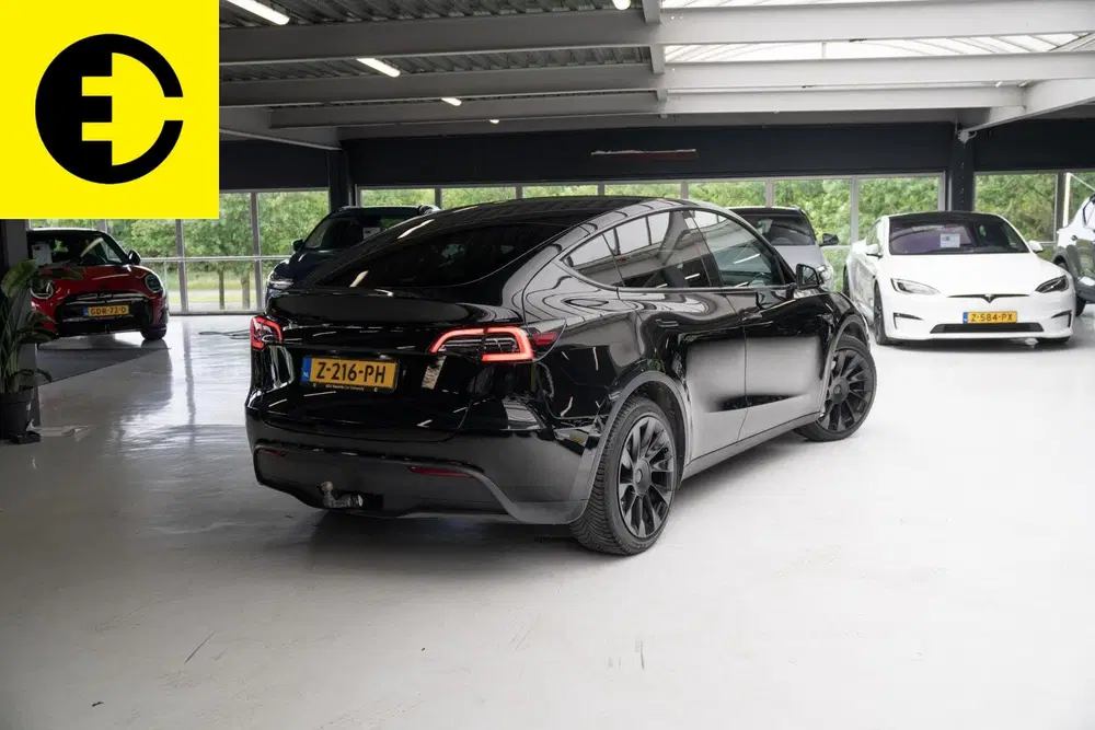 Tesla Model Y Long Range AWD 75 kWh uit 2021, foto 12