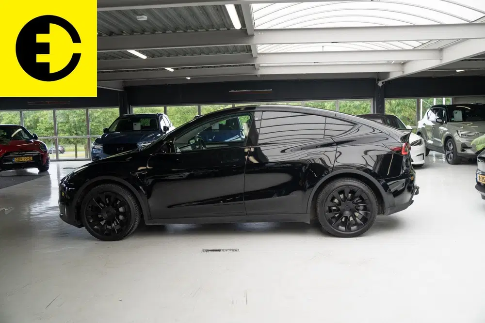Tesla Model Y Long Range AWD 75 kWh uit 2021, foto 15