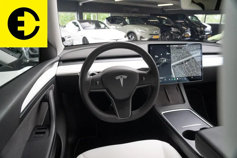 Tesla Model Y Long Range AWD 75 kWh uit 2021, foto 5