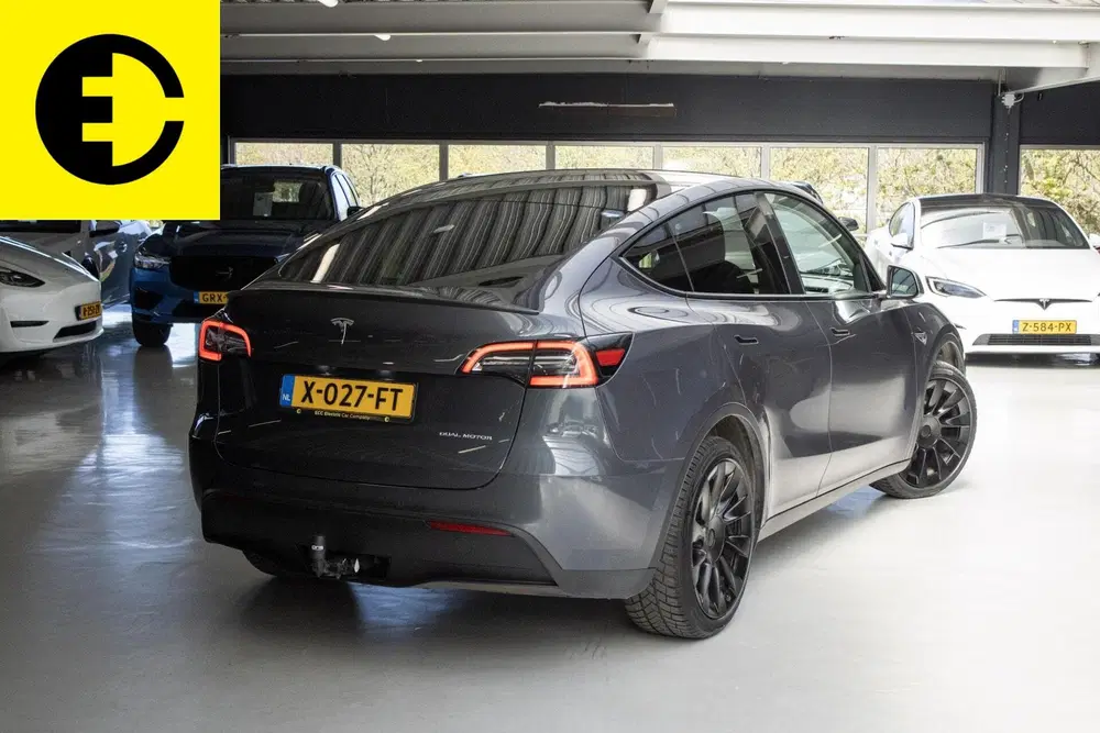 Tesla Model Y Long Range AWD 75 kWh uit 2021, foto 12