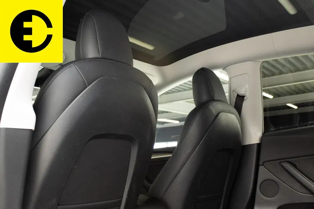 Tesla Model Y Long Range AWD 75 kWh uit 2021, foto 7