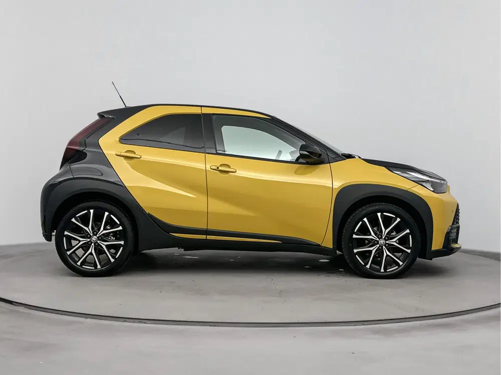 Toyota Aygo X Hybrid 115 GR Sport Bearlock Rijklaar uit 2025, foto 12