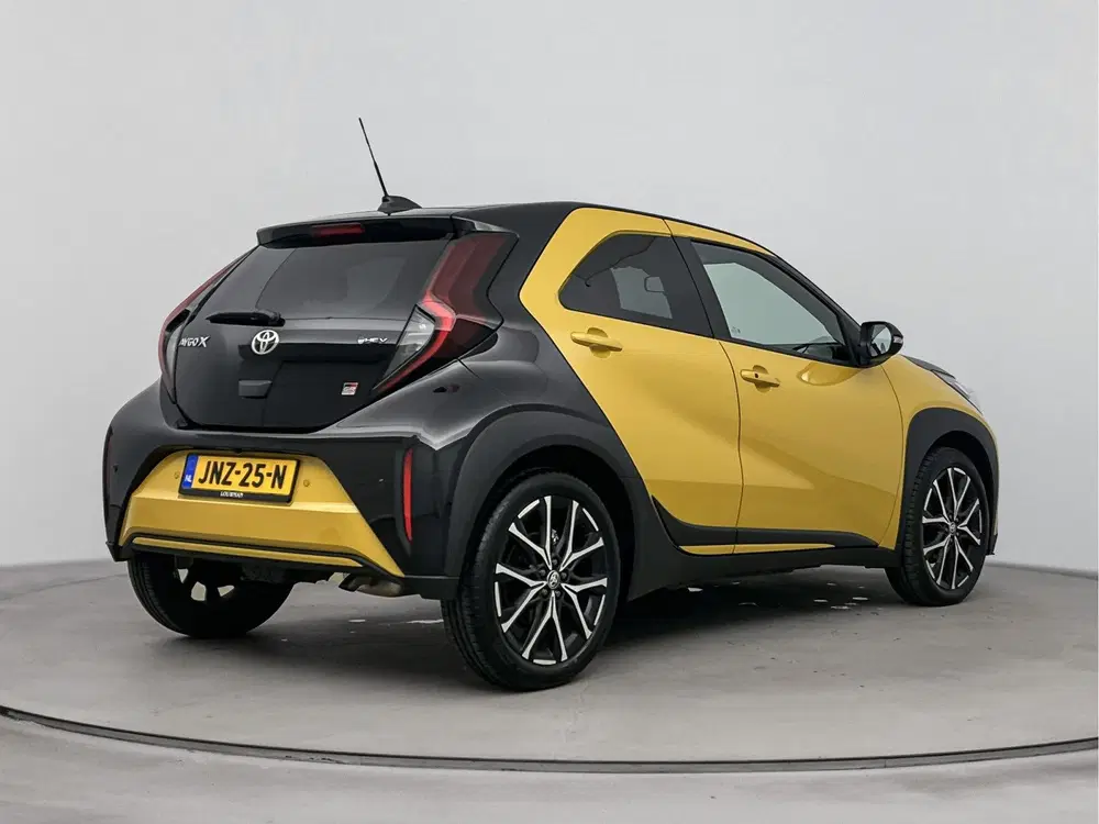 Toyota Aygo X Hybrid 115 GR Sport Bearlock Rijklaar uit 2025, foto 2