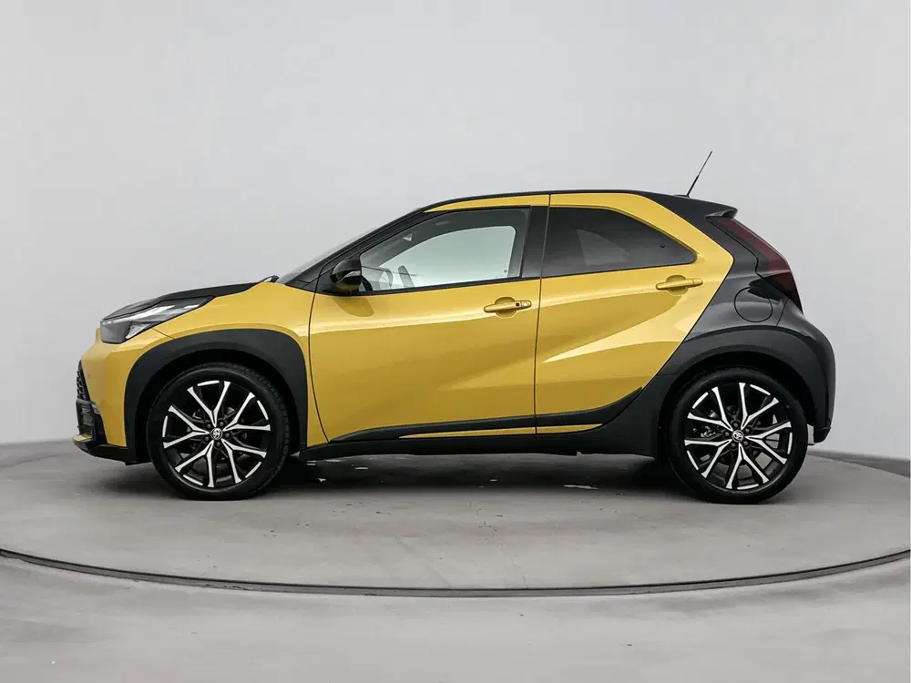 Toyota Aygo X Hybrid 115 GR Sport Bearlock Rijklaar uit 2025, foto 3