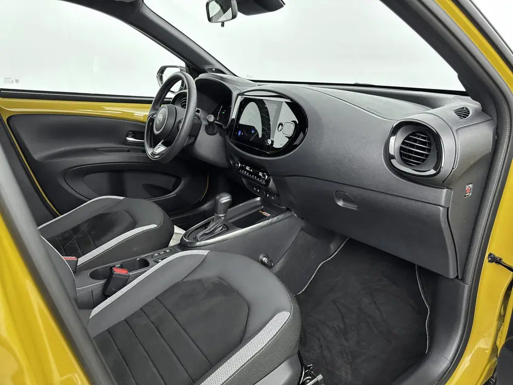 Toyota Aygo X Hybrid 115 GR Sport Bearlock Rijklaar uit 2025, foto 6