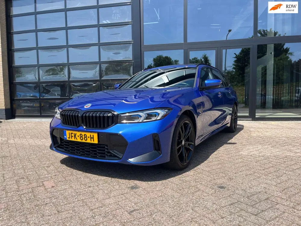 BMW 3-serie 330e xDrive uit 2022