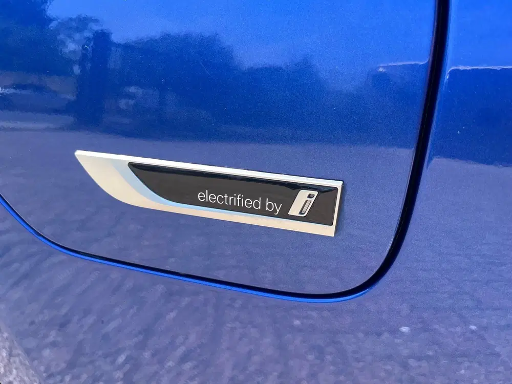 BMW 3-serie 330e xDrive uit 2022, foto 4