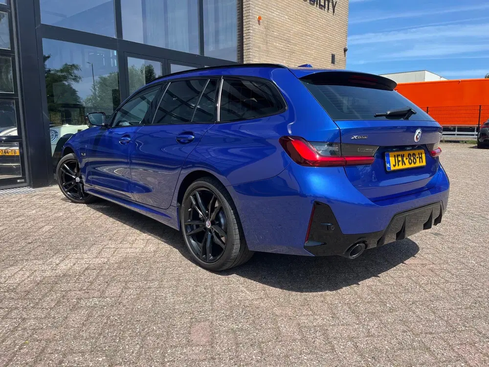 BMW 3-serie 330e xDrive uit 2022, foto 8