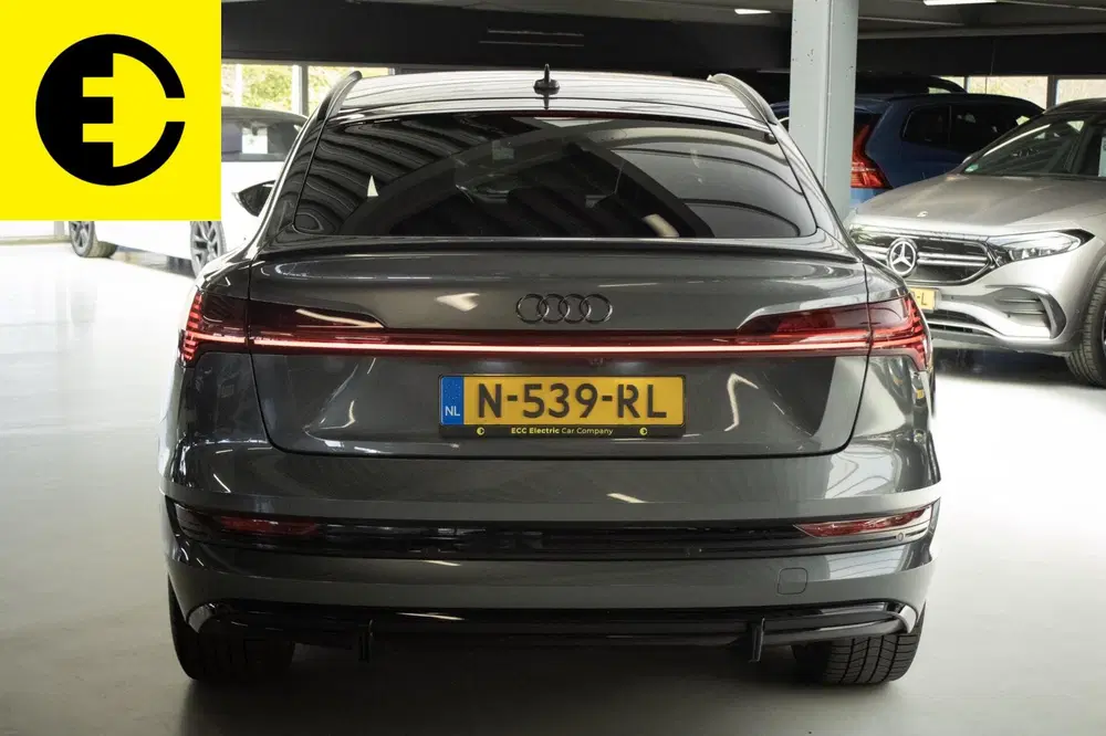 Audi e-tron 55 quattro S edition 95 kWh uit 2021, foto 13
