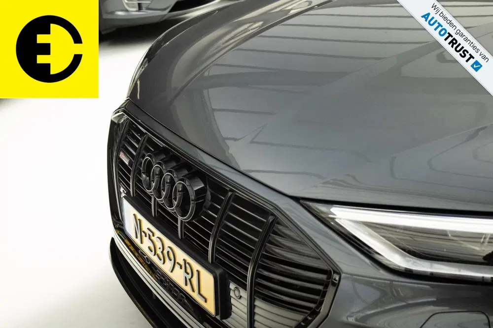 Audi e-tron 55 quattro S edition 95 kWh uit 2021, foto 2