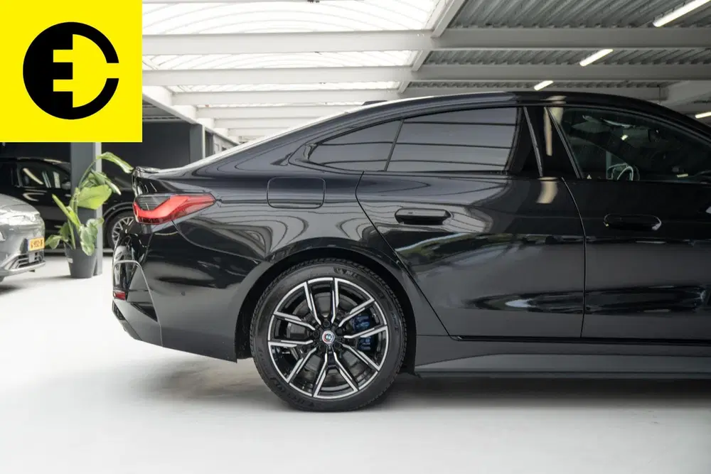 BMW i4 M50 High Executive 84 kWh uit 2022, foto 10