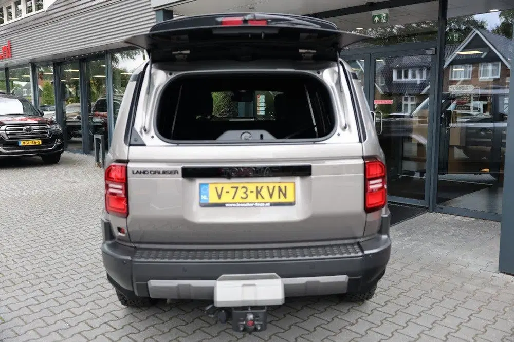 Toyota Land Cruiser 2.8 D-4D 5DRS ELEGANCE A uit 2024, foto 6