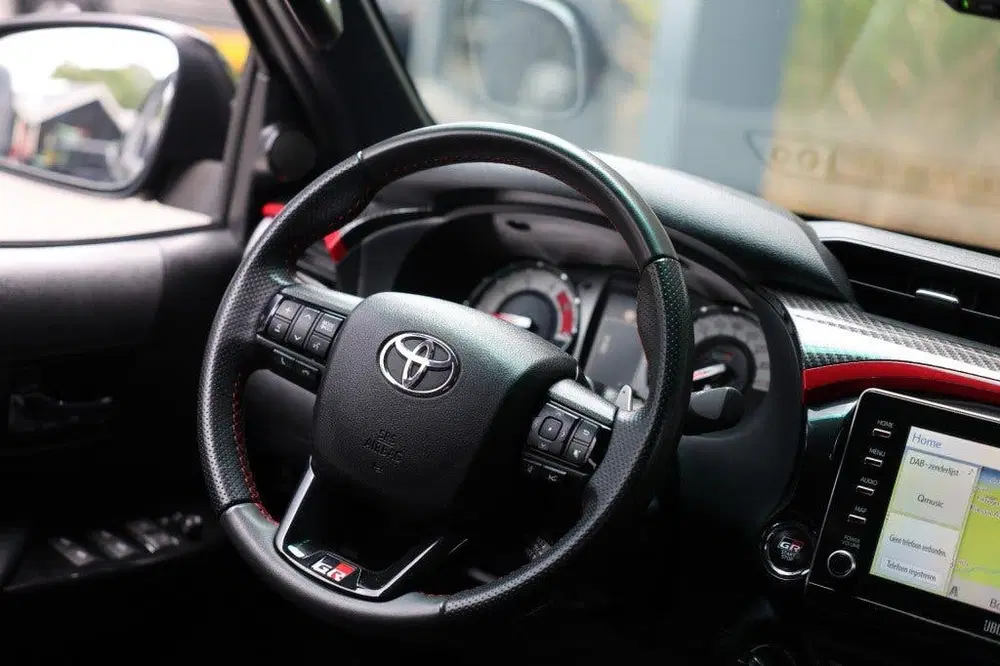 Toyota Hilux 2.8 D-4D DUBBEL CABIN GR SPORT A uit 2024, foto 11