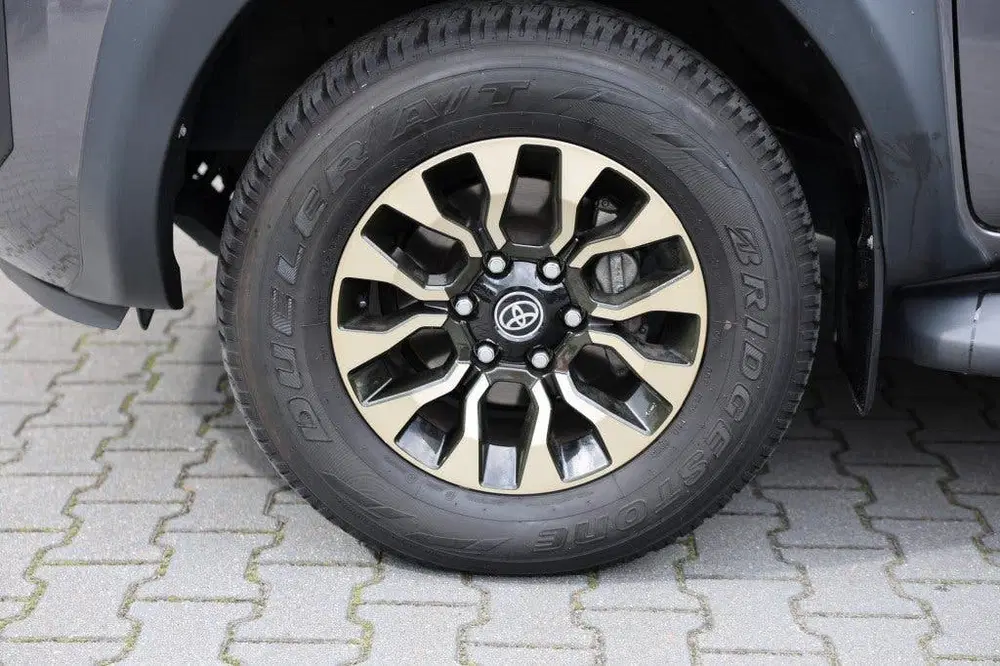 Toyota Hilux 2.8 D-4D DUBBEL CABIN GR SPORT A uit 2024, foto 3