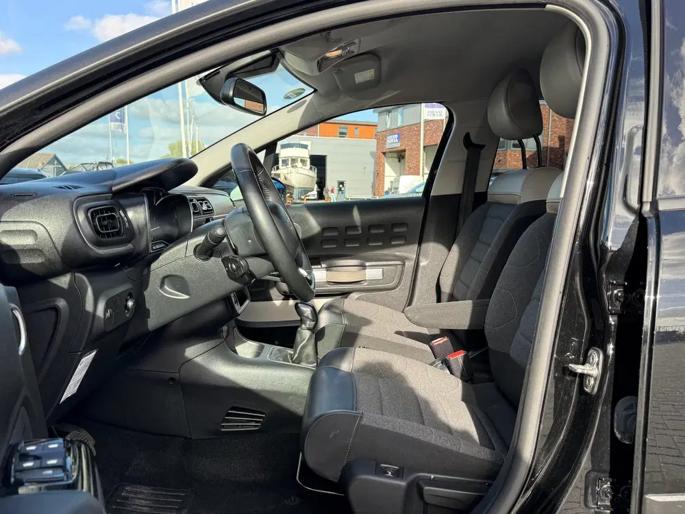 Citroën C3 Citroen C3 1.2 PT Shine NAVI ECC CAMERA FU uit 2021, foto 4