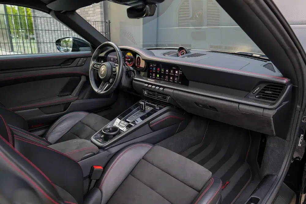 Porsche 911 3.0 Carrera 4 GTS uit 2023, foto 9