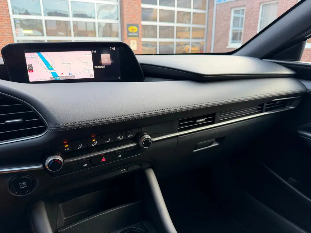 Mazda 3 2.0 e-SkyActiv-G M Hybrid 122 uit 2020, foto 12