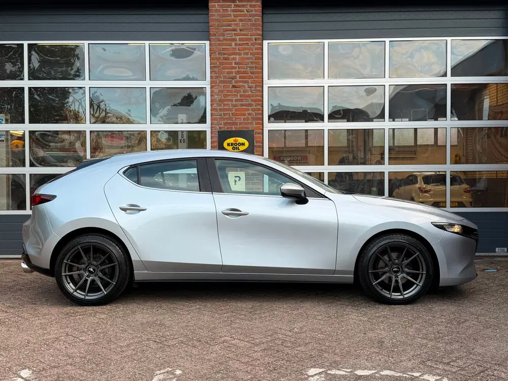 Mazda 3 2.0 e-SkyActiv-G M Hybrid 122 uit 2020, foto 5