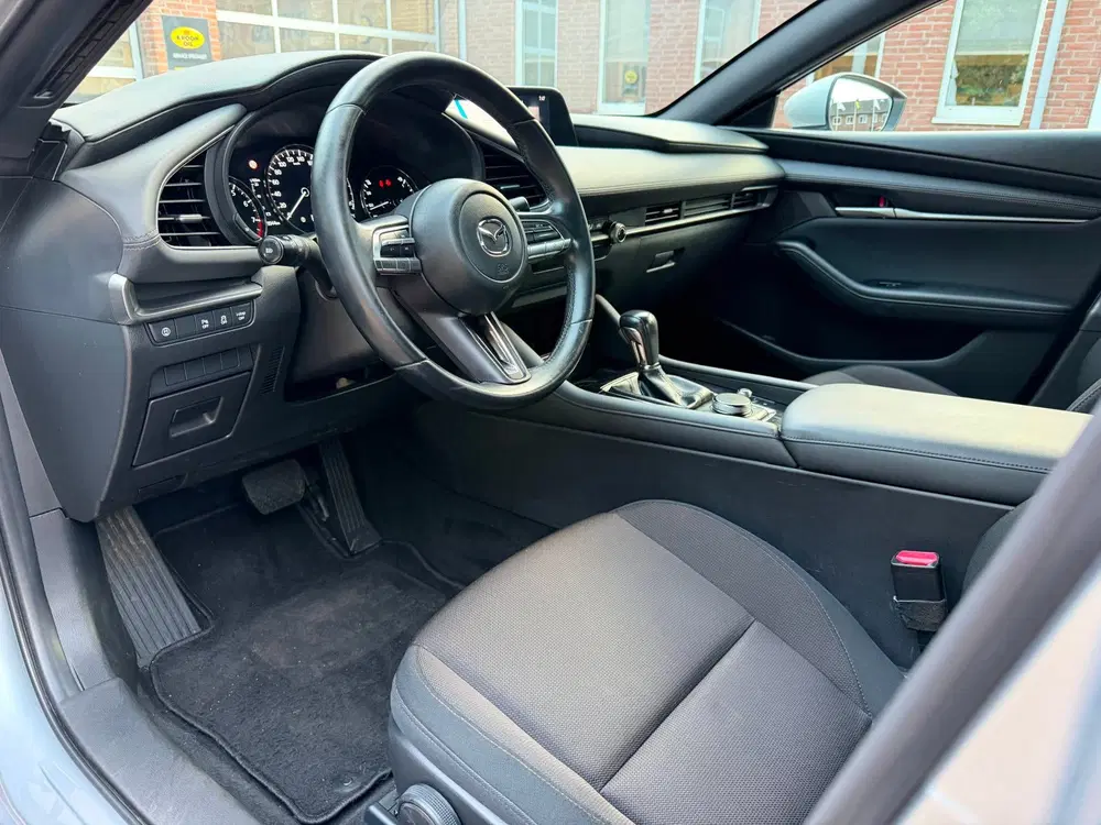 Mazda 3 2.0 e-SkyActiv-G M Hybrid 122 uit 2020, foto 6
