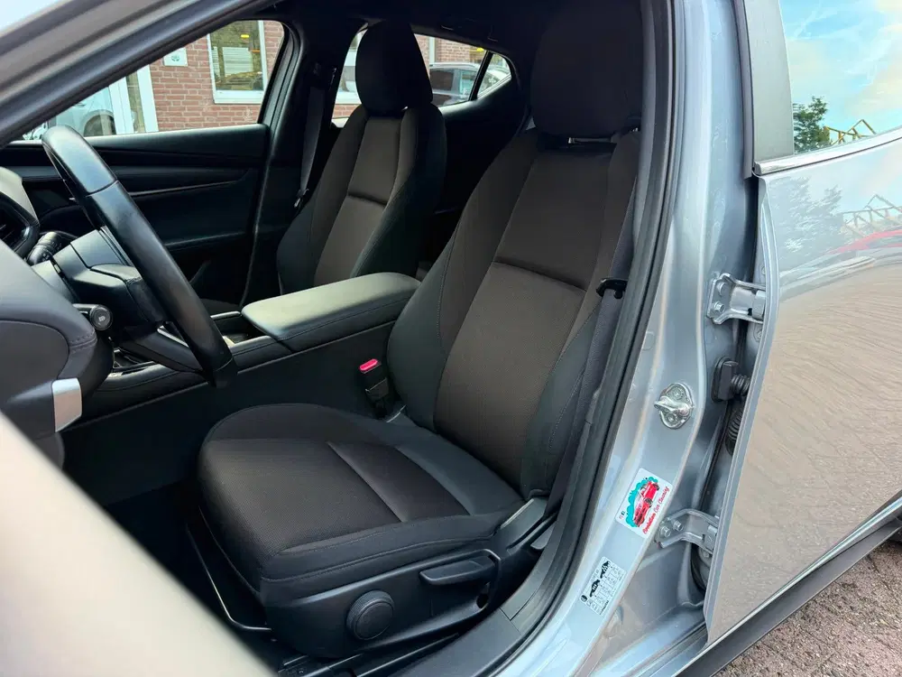 Mazda 3 2.0 e-SkyActiv-G M Hybrid 122 uit 2020, foto 7