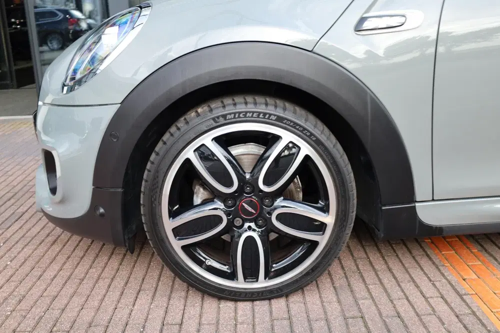 Mini Cooper Cooper uit 2019, foto 4